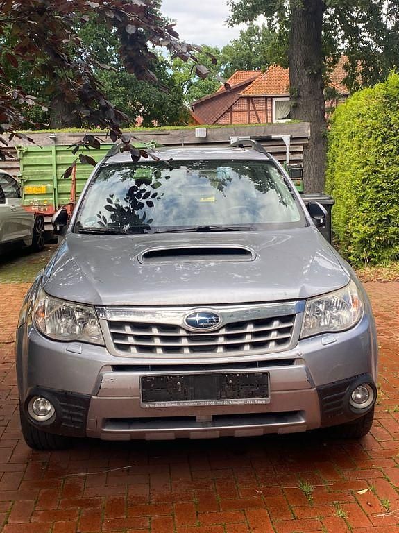 Silber Gebraucht 2012 Subaru Forester Active SUV | 4.800 € (Fairer Preis) - Bild 1/4