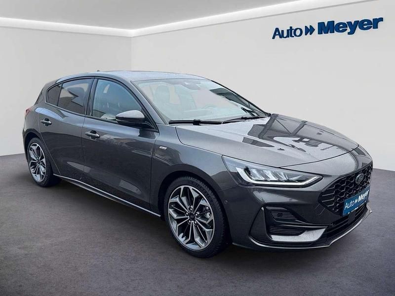 Gebraucht Ford Focus ST-Line X 116 PS (85 kW) 2025 Grau Limousine