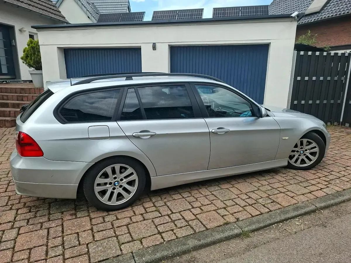 Gebraucht BMW 318 143 PS (105 kW) 2008 Silber Kombi