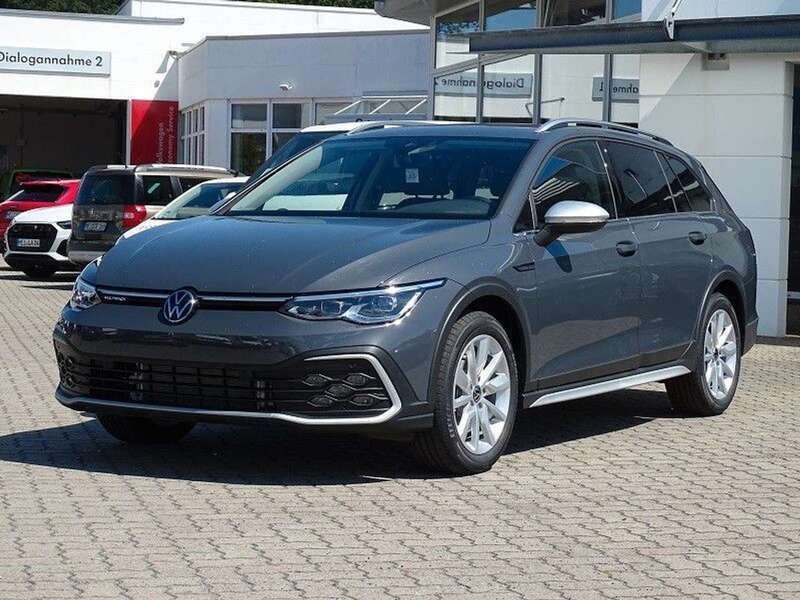 Delfingrau metallic Gebraucht 2024 VW Golf Alltrack Kombi | 38.445 € (Fairer Preis) - Bild 1/4
