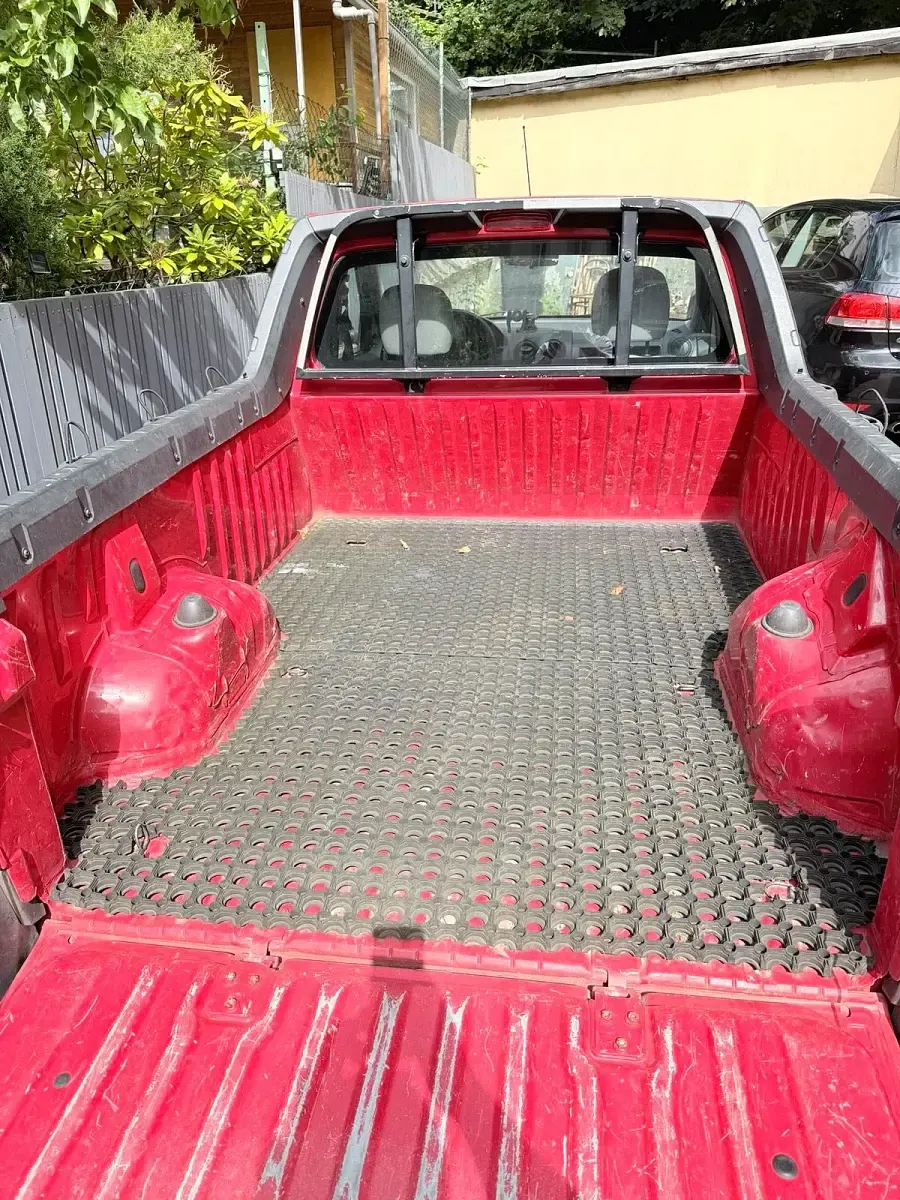 Gebraucht Dacia Logan 55 PS (40 kW) 2012 Rot Pickup