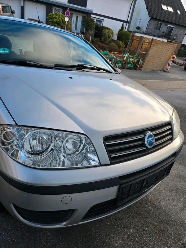 Silber Gebraucht 2006 Fiat Punto Kleinwagen | 550 € (Superpreis) - Bild 1/4