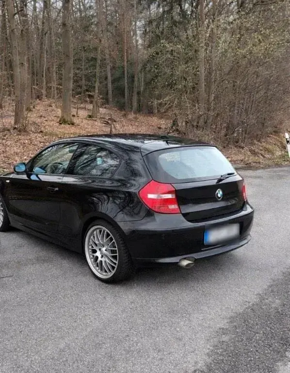 Gebraucht BMW 118 143 PS (105 kW) 2008 Schwarz Kleinwagen