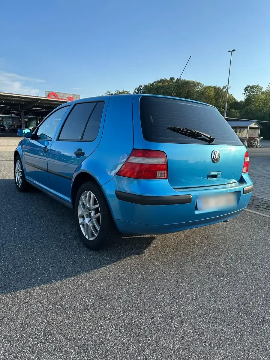 Gebraucht VW Golf IV 100 PS (73 kW) 2003 Blau Kleinwagen