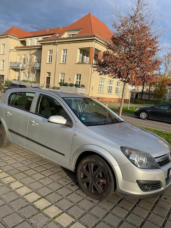 Gebraucht Opel Astra 125 PS (91 kW) 2005 Silber Limousine