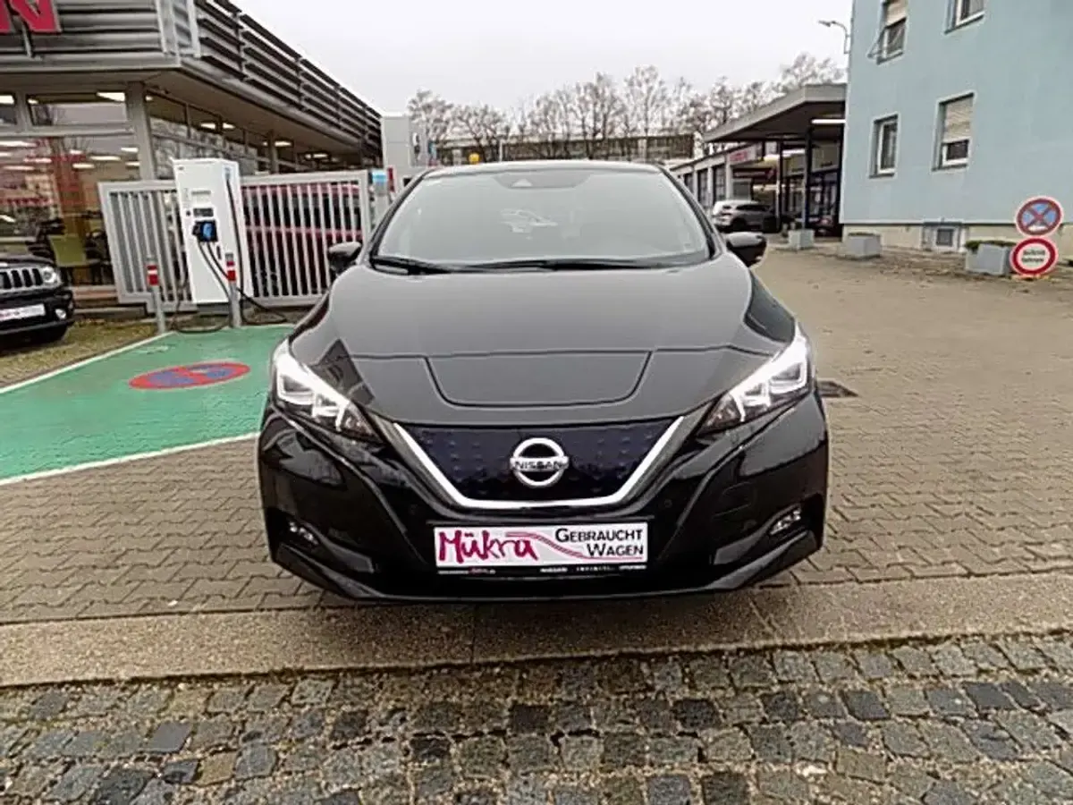 Gebraucht Nissan Leaf N-Connecta 110 kW (150 PS) 2020 Schwarz Kleinwagen