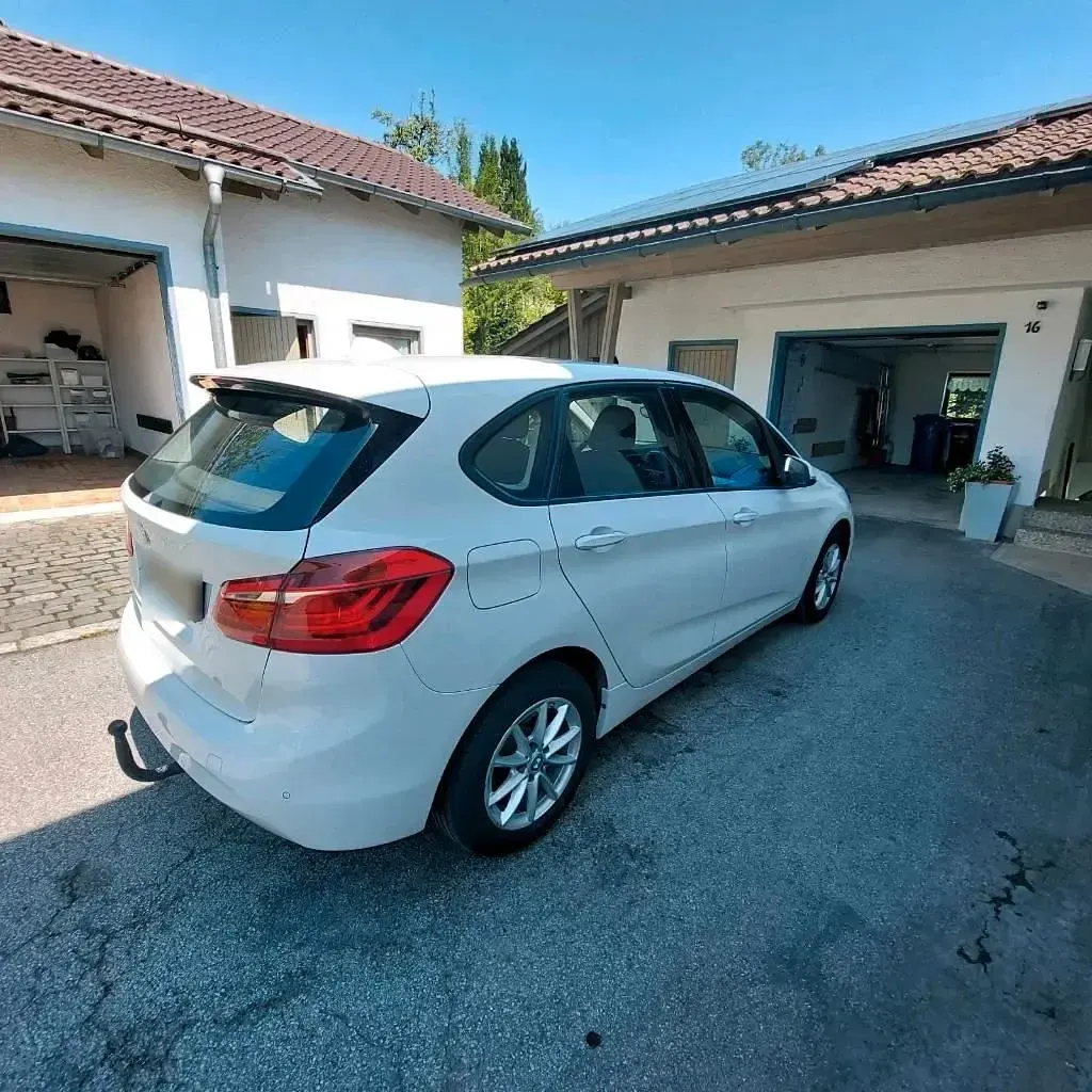 Gebraucht BMW 218 Active Tourer 136 PS (100 kW) 2016 Weiß Van / Kleinbus