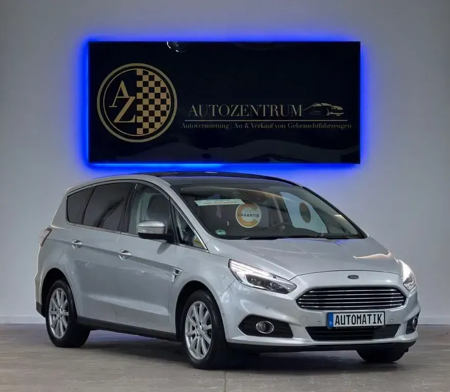 Gebraucht Ford S-MAX Titanium 190 PS (139 kW) 2019 Silber Van / Kleinbus