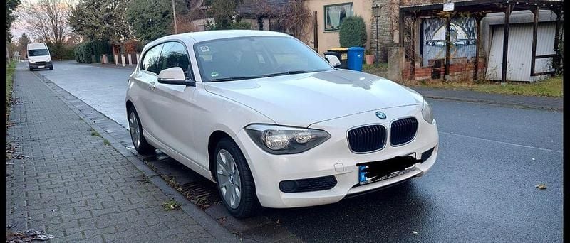 Gebraucht BMW 114 102 PS (75 kW) 2013 Weiß Kleinwagen