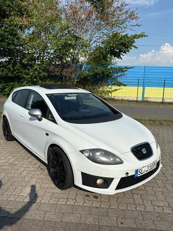 Gebraucht Seat Leon Design 140 PS (102 kW) 2011 Weiß Kleinwagen