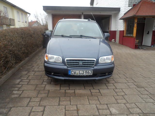 Gebraucht Hyundai Trajet GLS 113 PS (83 kW) 2002 Blau metallic Van / Kleinbus