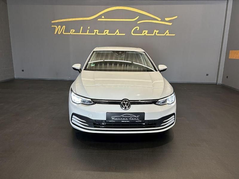 Pure white Gebraucht 2020 VW Golf VIII Life Limousine | 20.500 € (Guter Preis) - Bild 1/4