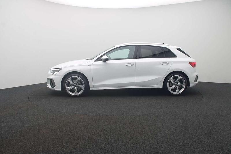 Gebraucht Audi A3 S-Line 150 PS (110 kW) 2024 Gletscherweiß metallic Limousine