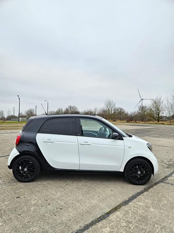 Gebraucht Smart ForFour Prime 70 PS (51 kW) 2015 Weiß Kleinwagen
