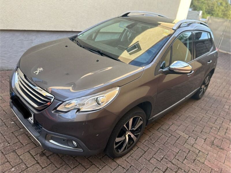 Grau Gebraucht 2015 Peugeot 2008 SUV | 8.880 € (Guter Preis) - Bild 1/4