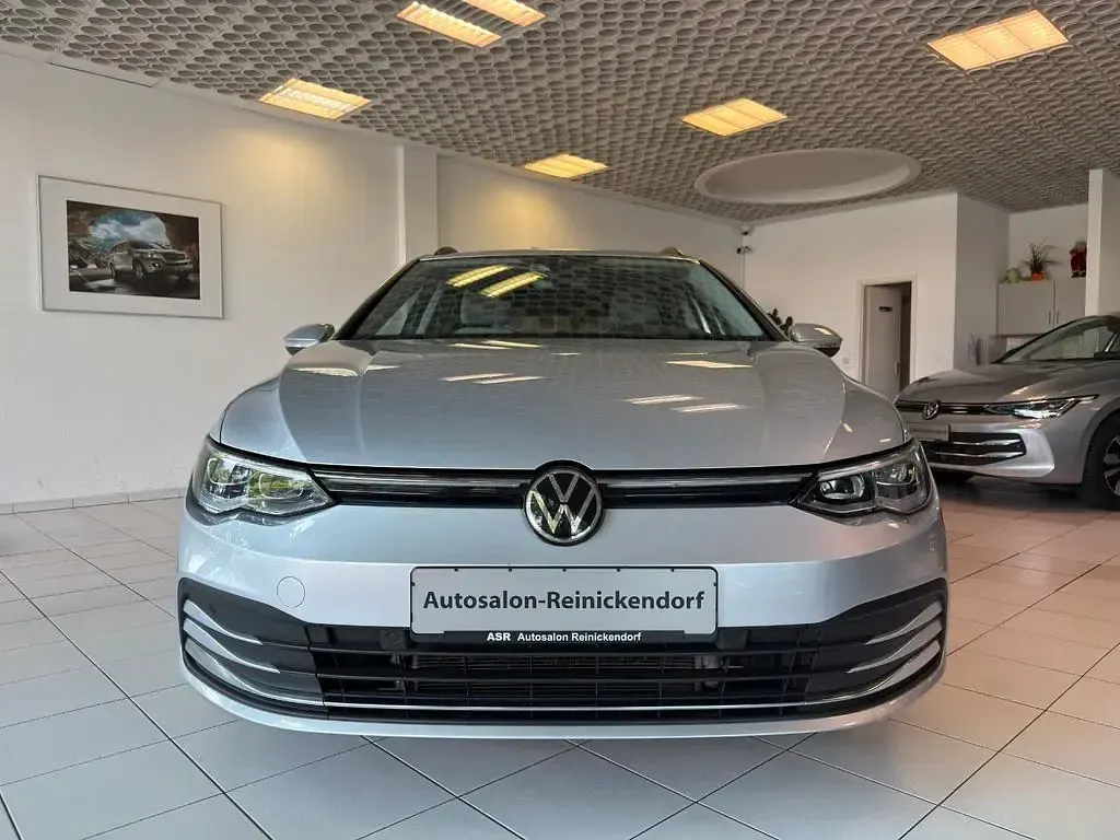 Gebraucht VW Golf VIII Style 150 PS (110 kW) 2021 Reflexsilber Kombi
