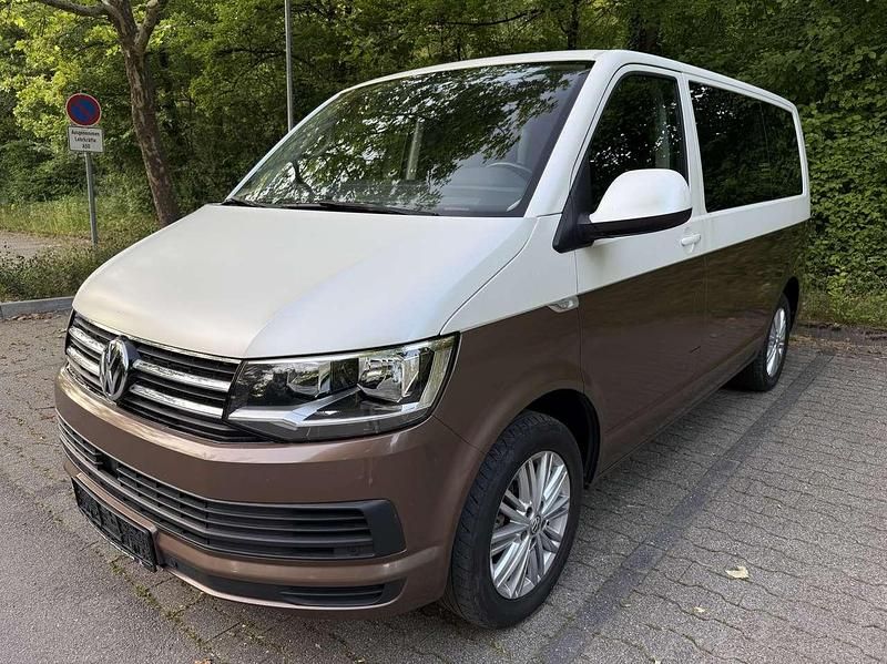 Gebraucht VW Multivan Comfortline 204 PS (150 kW) 2018 Bambusgarden green metallic Van