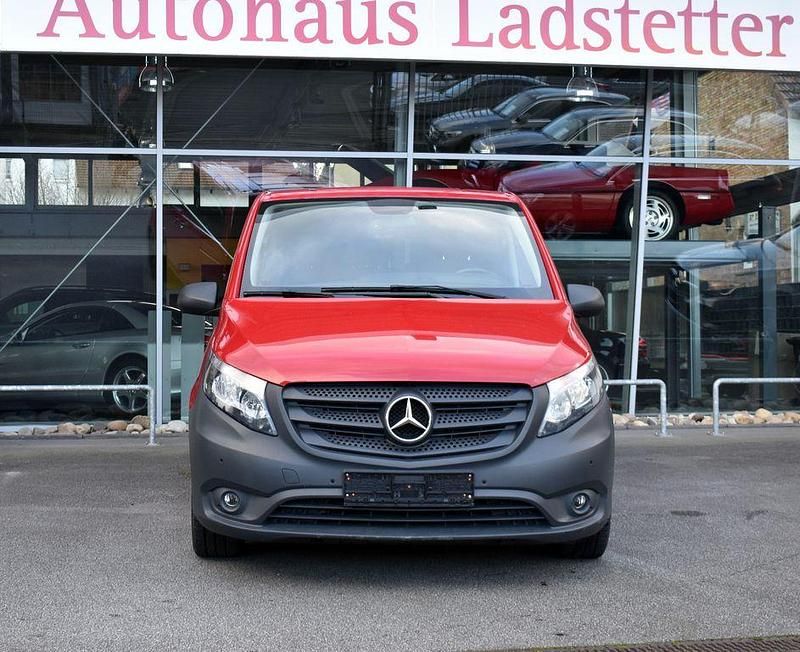 Gebraucht Mercedes Vito Edition 237 PS (174 kW) 2021 Jupiterrot Van