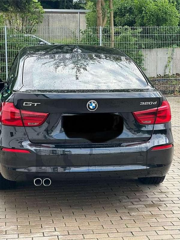Gebraucht BMW 320 Gran Turismo 190 PS (139 kW) 2017 Schwarz Limousine