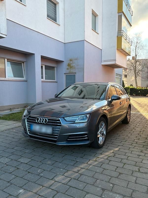 Gebraucht Audi A4 Comfort 150 PS (110 kW) 2018 Grau Kombi