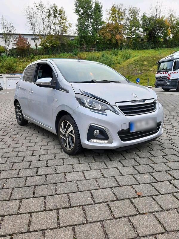 Silber Gebraucht 2020 Peugeot 108 Kleinwagen | 9.999 € (Fairer Preis) - Bild 1/4