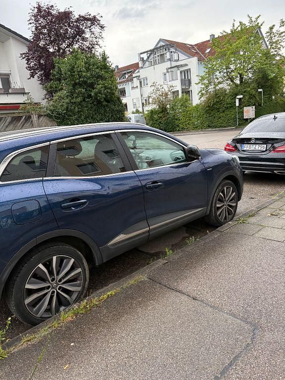 Gebraucht Renault Kadjar Bose Edition 131 PS (96 kW) 2016 Blau SUV