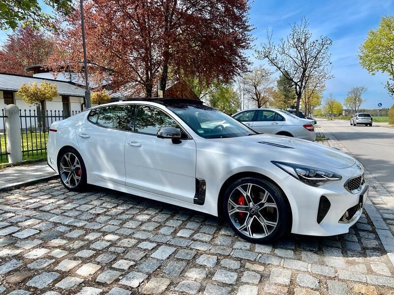 Weiß Gebraucht 2018 Kia Stinger 3 Limousine | 27.000 € (Superpreis) - Bild 1/4