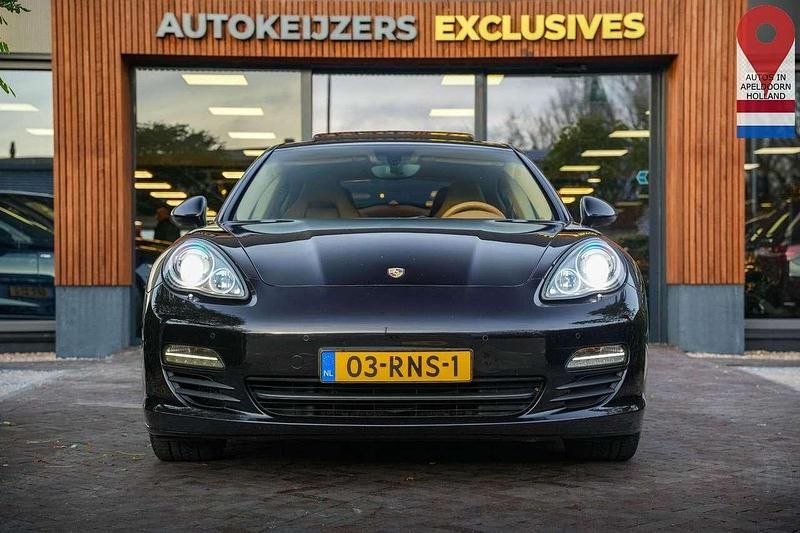 Second-hand Porsche Panamera 333 CP (244 kW) 2011 Negru Berlinǎ