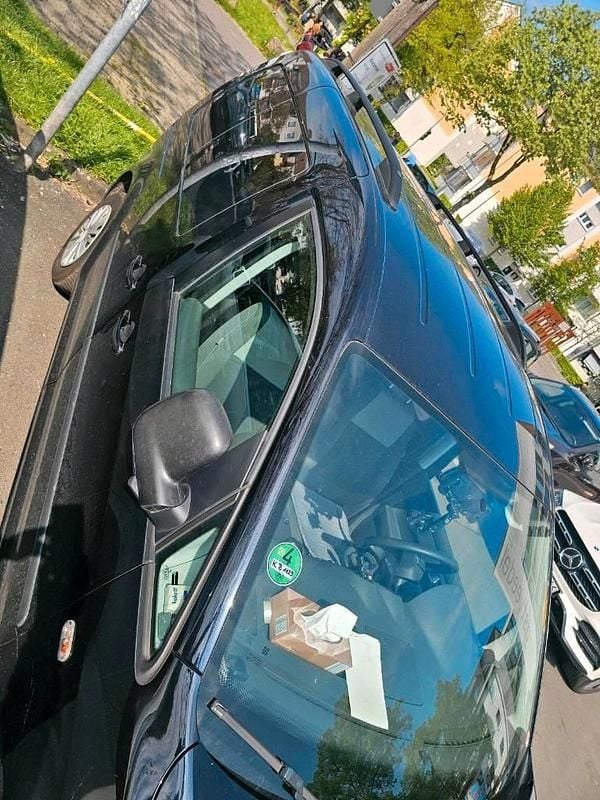 Second-hand VW Caddy 105 CP (77 kW) 2013 Negru Monovolum