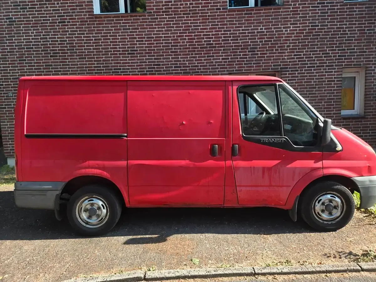Gebraucht Ford Transit 2009 Rot Van