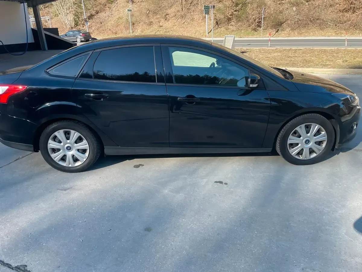 Gebraucht Ford Focus 150 PS (110 kW) 2011 Schwarz Limousine