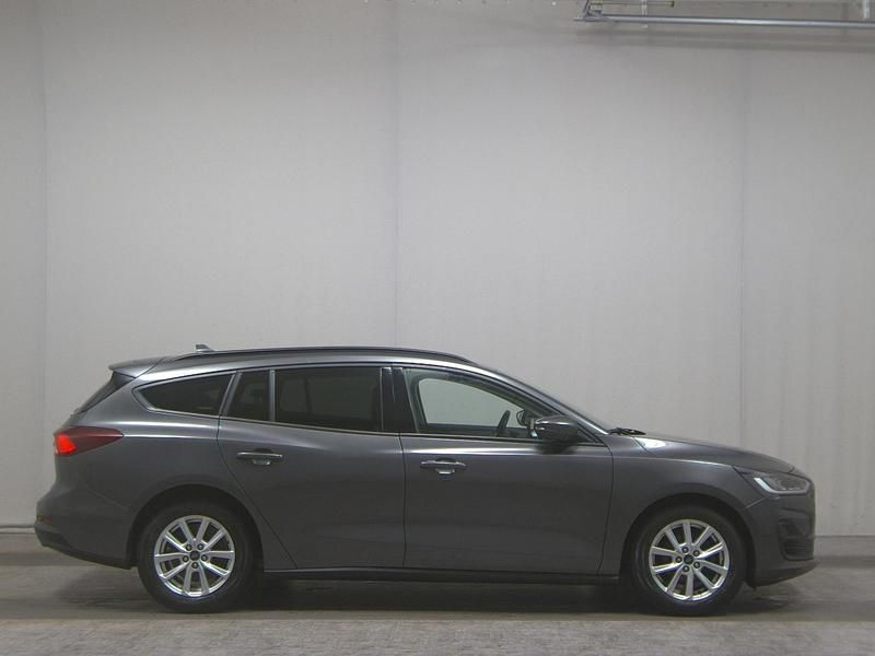 Gebraucht Ford Focus Cool & Connect 120 PS (88 kW) 2022 Grau Limousine