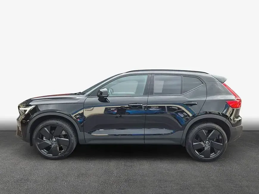 Gebraucht Volvo XC40 Plus 163 PS (119 kW) 2025 Onyx schwarzmetallic SUV