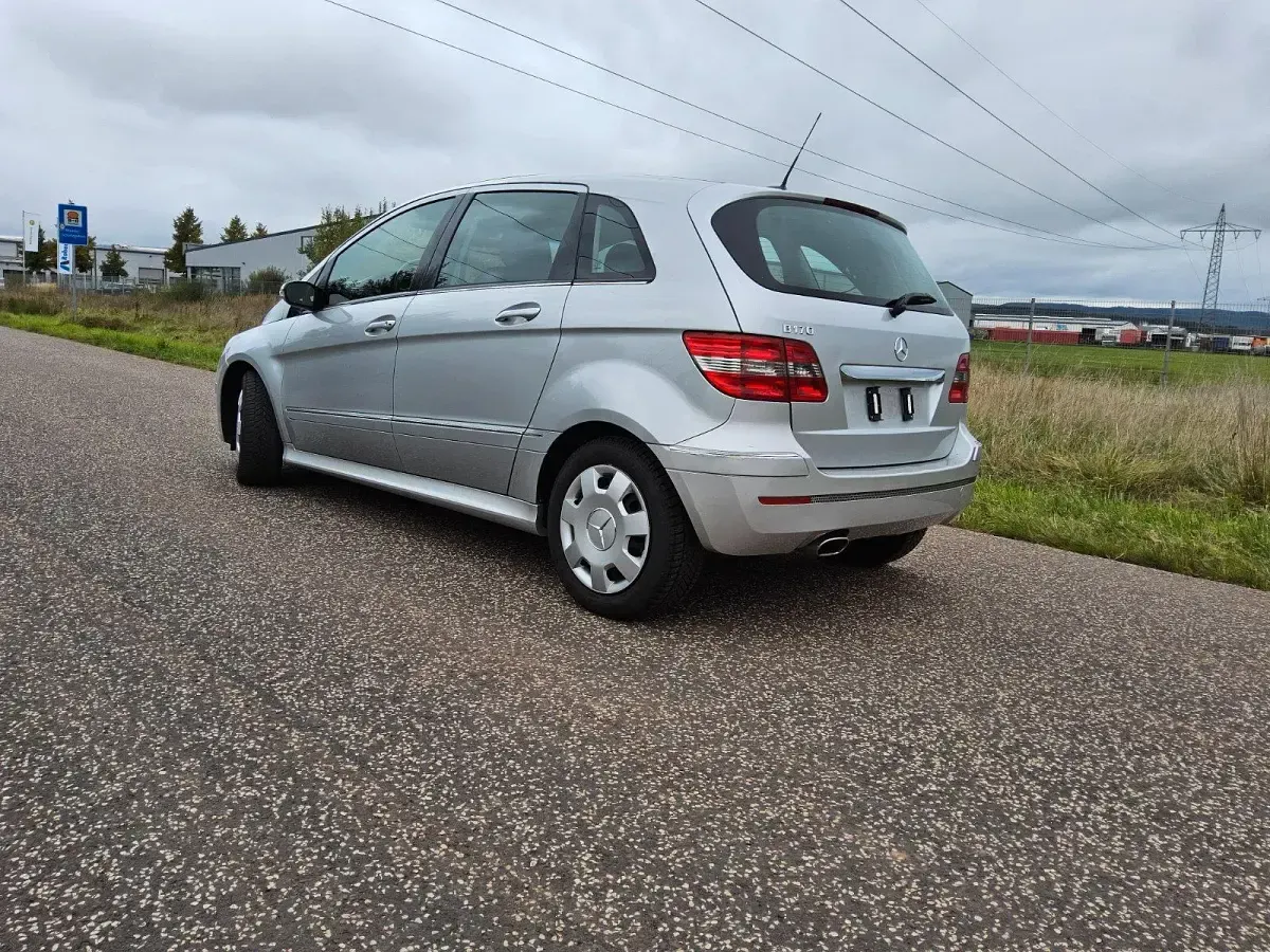 Gebraucht Mercedes B170 115 PS (84 kW) 2006 Silber Van / Kleinbus