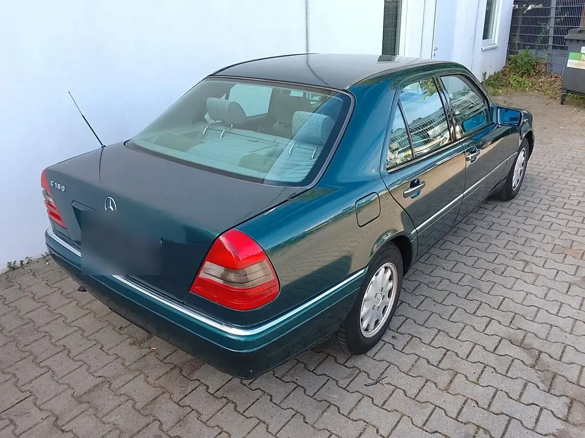 Gebraucht Mercedes C180 122 PS (89 kW) 1995 Grün Limousine