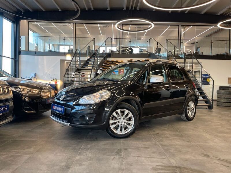Schwarz Gebraucht 2013 Suzuki SX4 Style SUV | 7.799 € (Fairer Preis) - Bild 1/4
