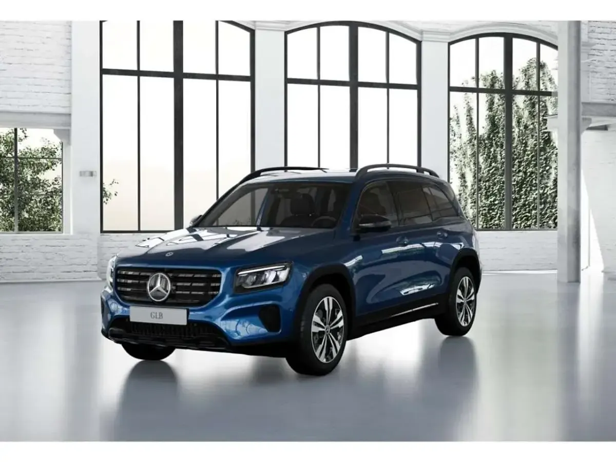 Gebraucht Mercedes GLB180 Advanced 116 PS (85 kW) 2025 Metalliclack spektralblau SUV