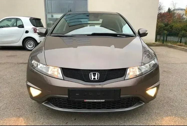 Gebraucht Honda Civic 140 PS (102 kW) 2011 Braun Limousine