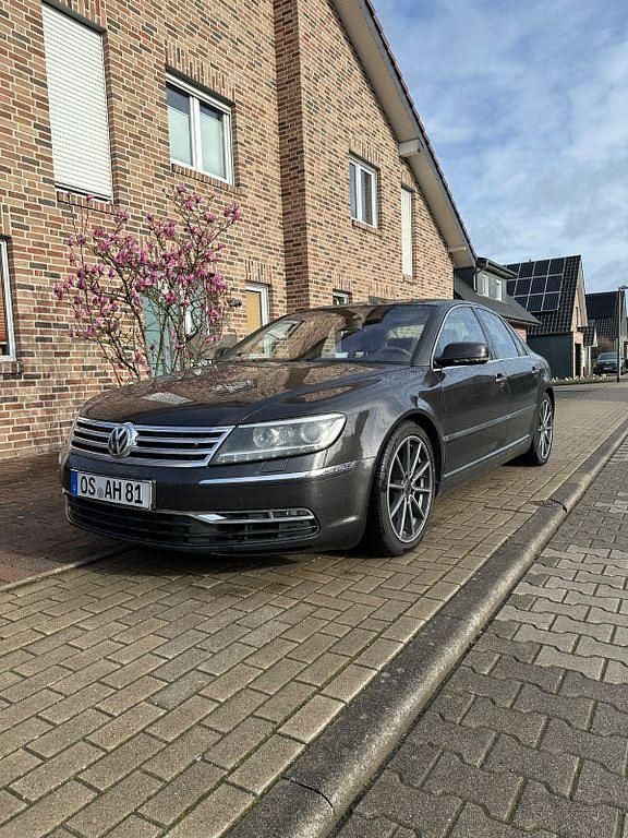 Second-hand VW Phaeton 334 CP (245 kW) 2011 Maro Berlinǎ