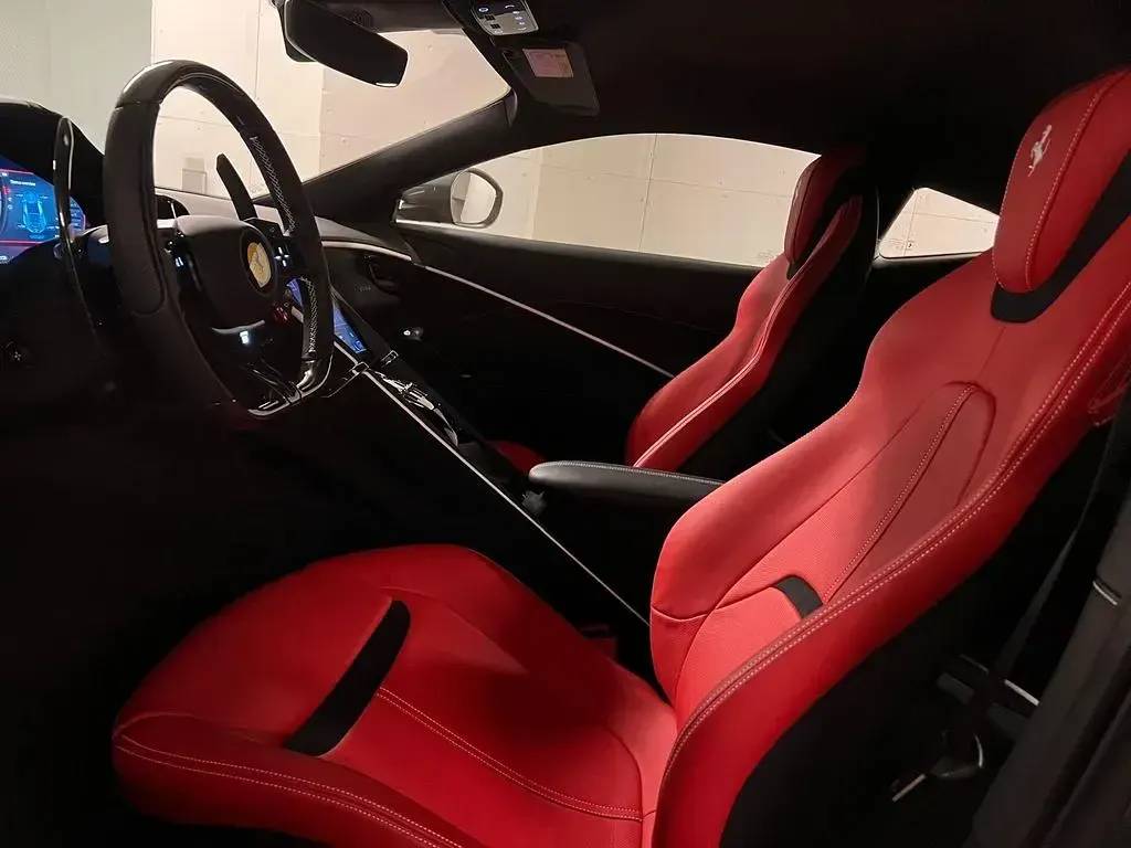 Gebraucht Ferrari Roma 620 PS (456 kW) 2022 Grau Coupé