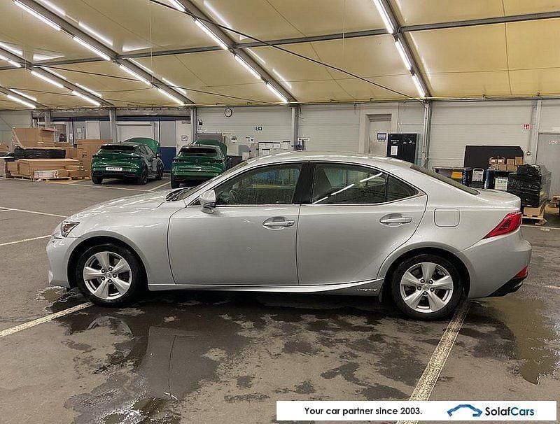 Gebraucht Lexus IS300h 181 PS (133 kW) 2018 Silber Limousine