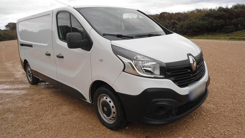 Gebraucht Renault Trafic 125 PS (91 kW) 2018 Weiß Van / Kleinbus