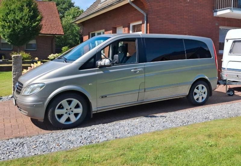 Silber Gebraucht 2008 Mercedes Viano Van / Kleinbus | 10.999 € (Etwas zu teuer) - Bild 1/4