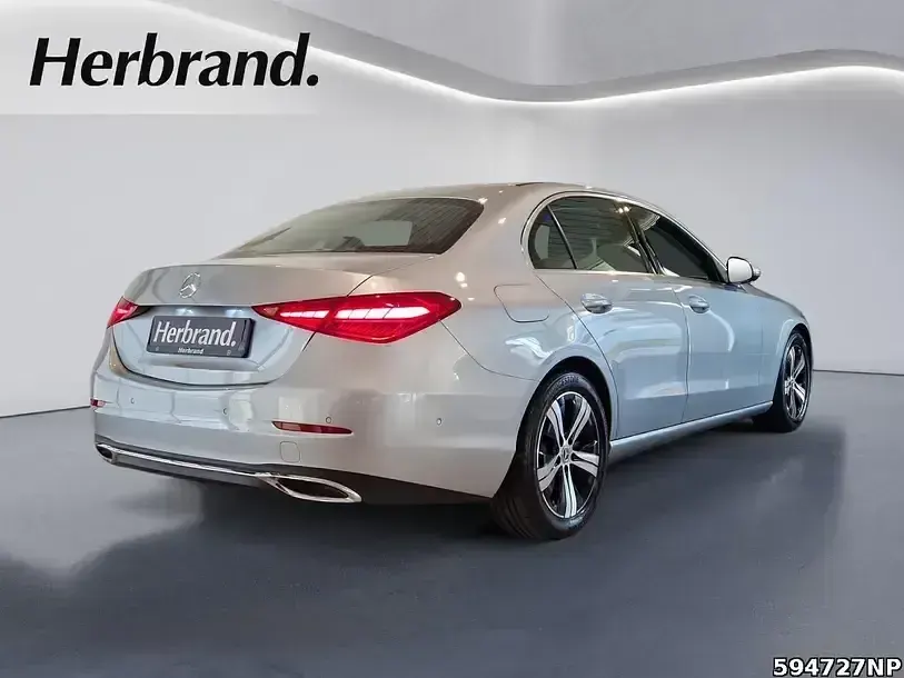 Gebraucht Mercedes C180 Avantgarde 360 PS (264 kW) 2024 Metalliclack hightechsilber Limousine