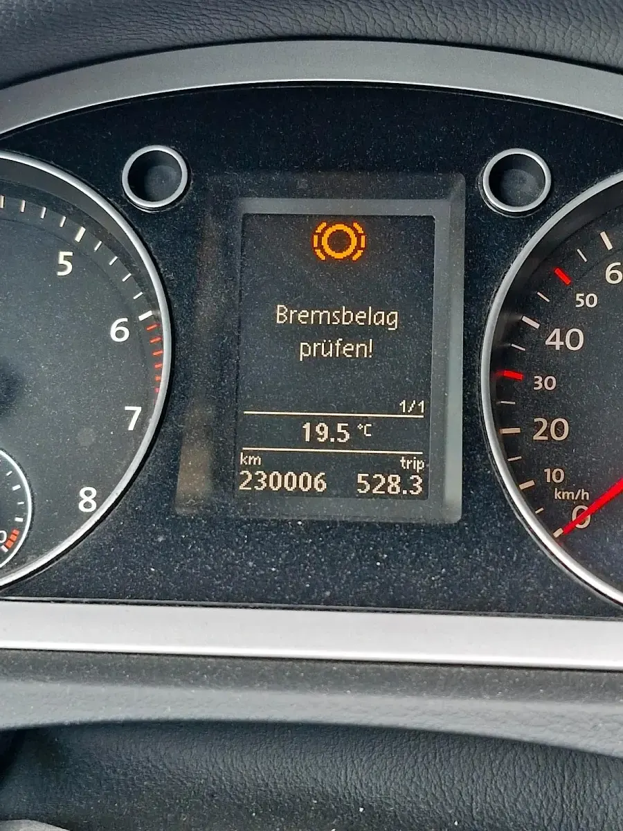 Gebraucht VW Passat 122 PS (89 kW) 2009 Schwarz Kombi