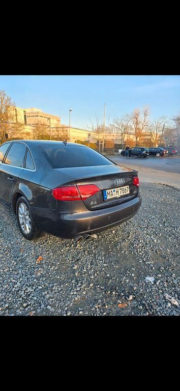Gebraucht Audi A4 Ambiente 143 PS (105 kW) 2011 Braun Limousine