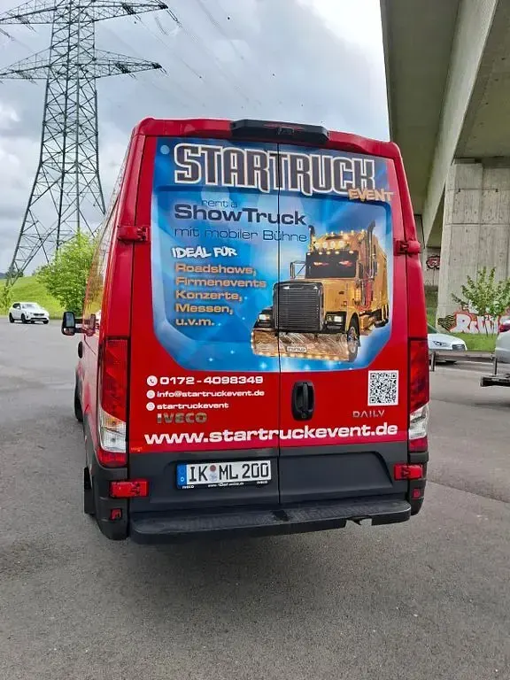 Gebraucht Iveco Daily 245 PS (180 kW) 2022 Rot Van