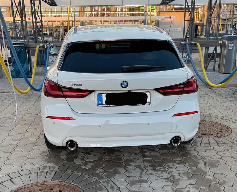 Gebraucht BMW 120 190 PS (139 kW) 2021 Weiß Kleinwagen