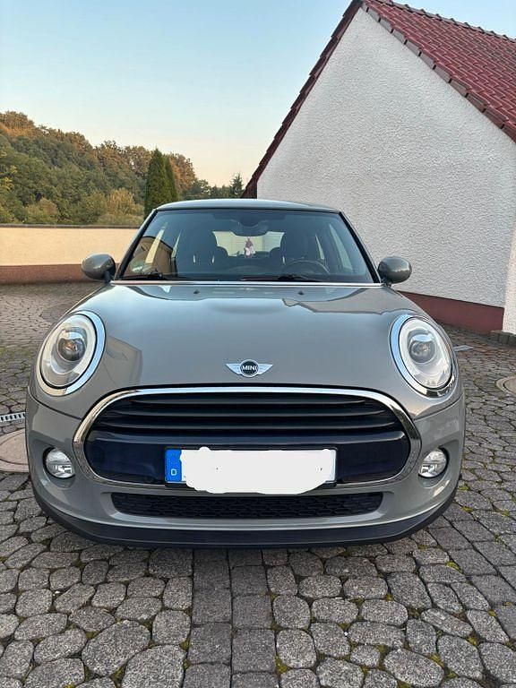 Grau Gebraucht 2017 Mini Cooper D Kleinwagen | 10.690 € (Fairer Preis) - Bild 1/4
