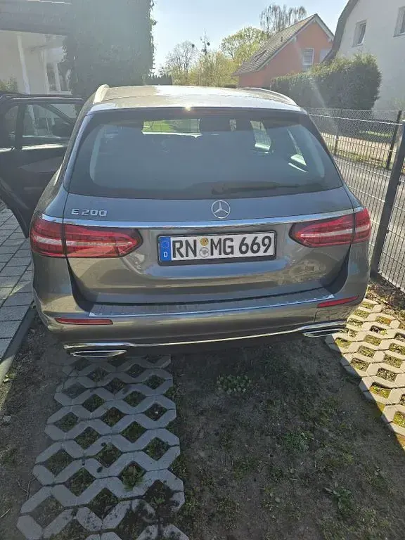 Gebraucht Mercedes E200 197 PS (144 kW) 2021 Grau Limousine